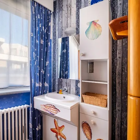 Nevada Near The Beach, Cleaning Included 아파트 *