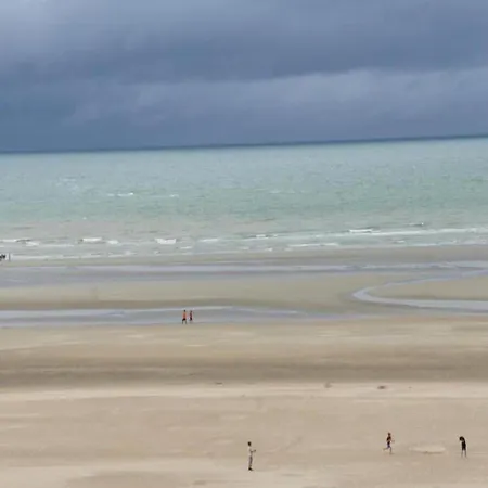 Nevada Near The Beach, Cleaning Included Koksijde